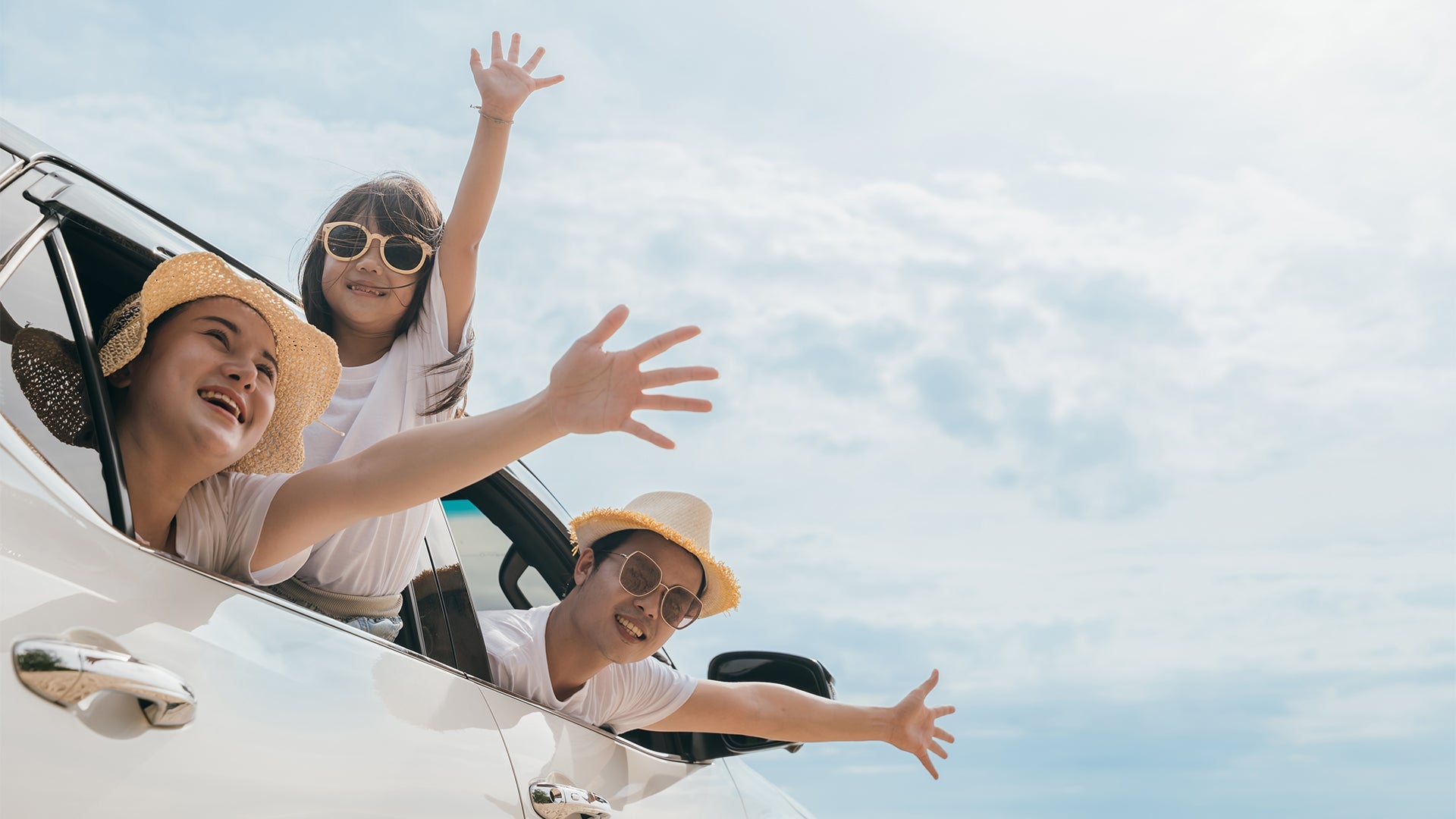 Skincare Essentials da Portare in Viaggio per una Vacanza al Mare
